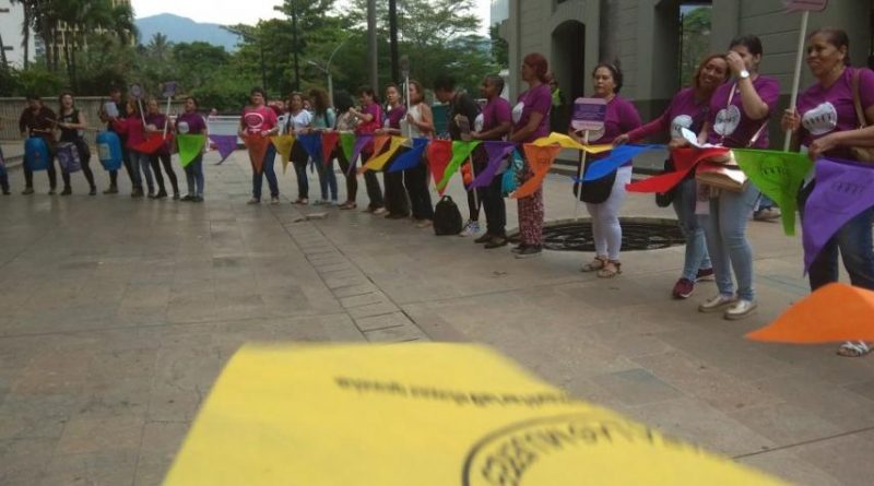 Mujeres víctimas de Medellín interponen tutela para pedir reparación