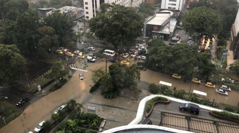 Videos: ciudadanos reportaron el fuerte aguacero en Medellín
