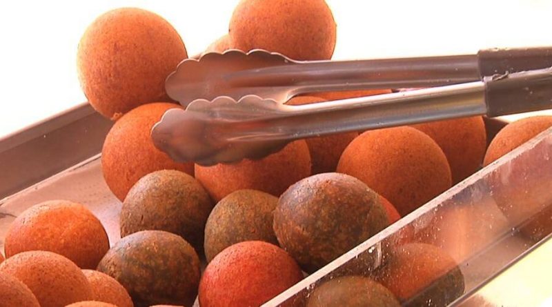 En el corregimiento de Santa Elena se venden buñuelos de colores