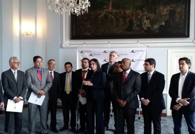 Alcaldes de ciudades capitales piden a Duque fortalecer lucha contra las drogas