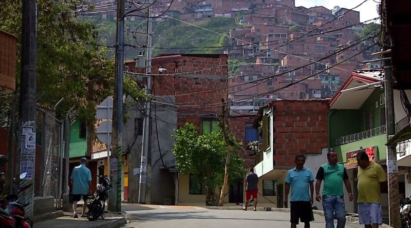 Programa de casas anti sismos continuará en 2019
