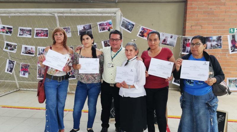 392 víctimas del conflicto armado se graduaron en emprendimiento