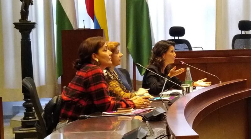 Pacto para eliminar brechas entre hombres y mujeres en Medellín