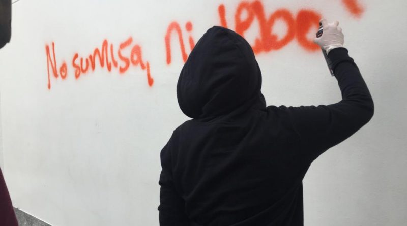 Rechazan actos vandálicos durante la marcha de las mujeres en Medellín