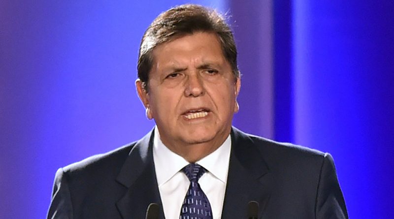 Expresidente peruano Alan García se encuentra en coma tras dispararse para evitar detención