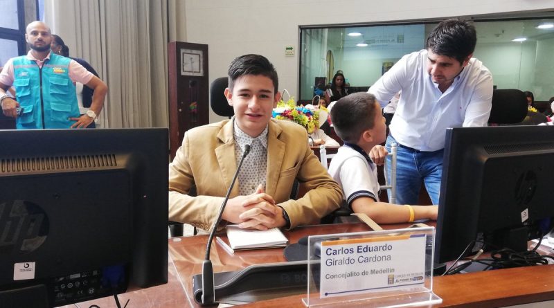 21 niños de Medellín asumieron rol de concejales por un día