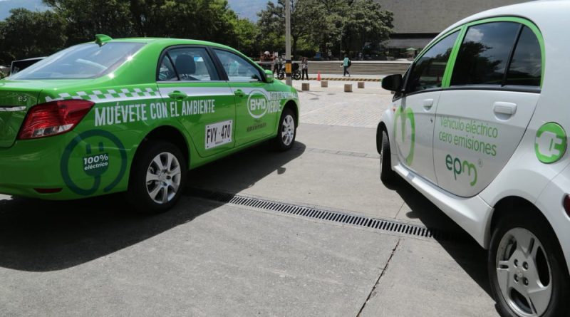 Abiertas las inscripciones para conductores que quieran comprar taxis eléctricos