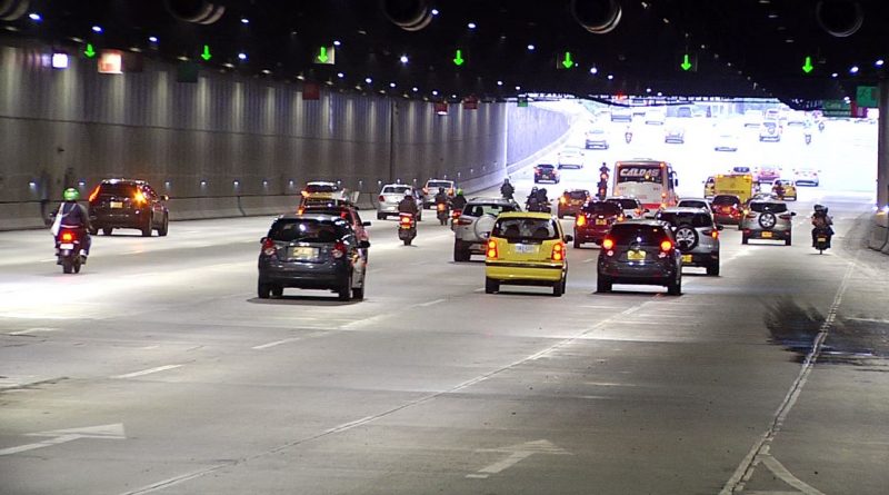 Cierre vial entre el Puente de Guayaquil y la Avenida 33
