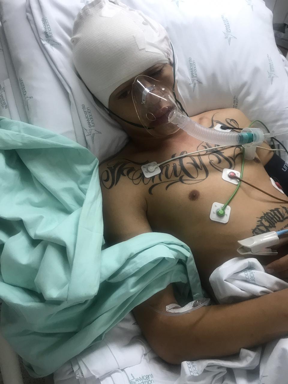 (VIDEO) Taxista golpea sin contemplación a joven en Copacabana