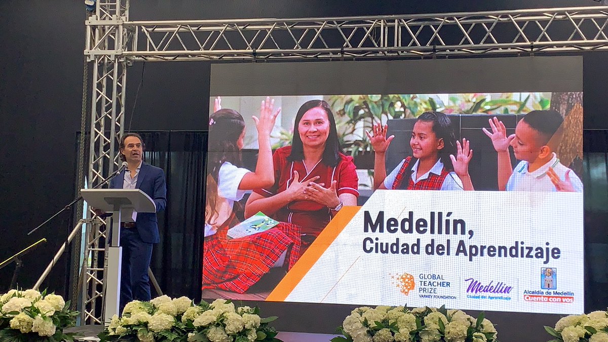 Alcaldía de Medellín apuesta por un ecosistema de innovación en las aulas