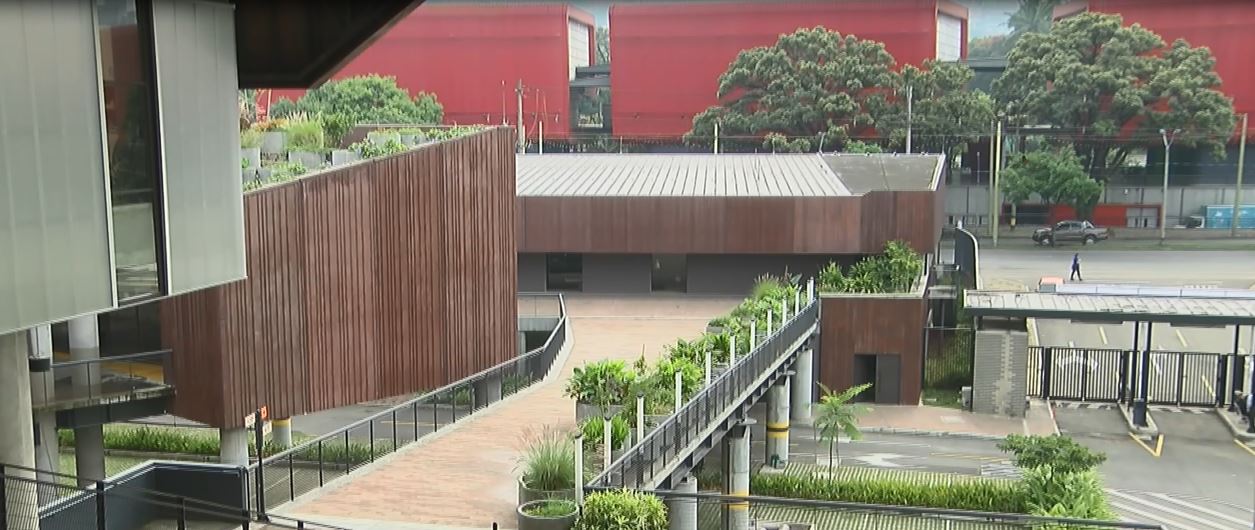 Maestros de Medellín podrán acceder a nuevos cursos gratis en Mova