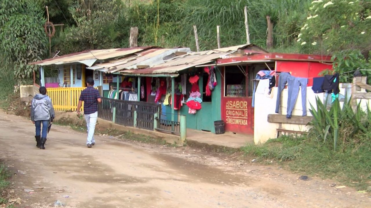 Autoridades buscan a responsables de herir un menor en Santo Domingo