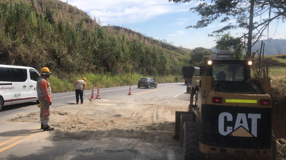 Nuevo Cauca recupera carpeta asfáltica en vía Popayán-Santander de Quilichao