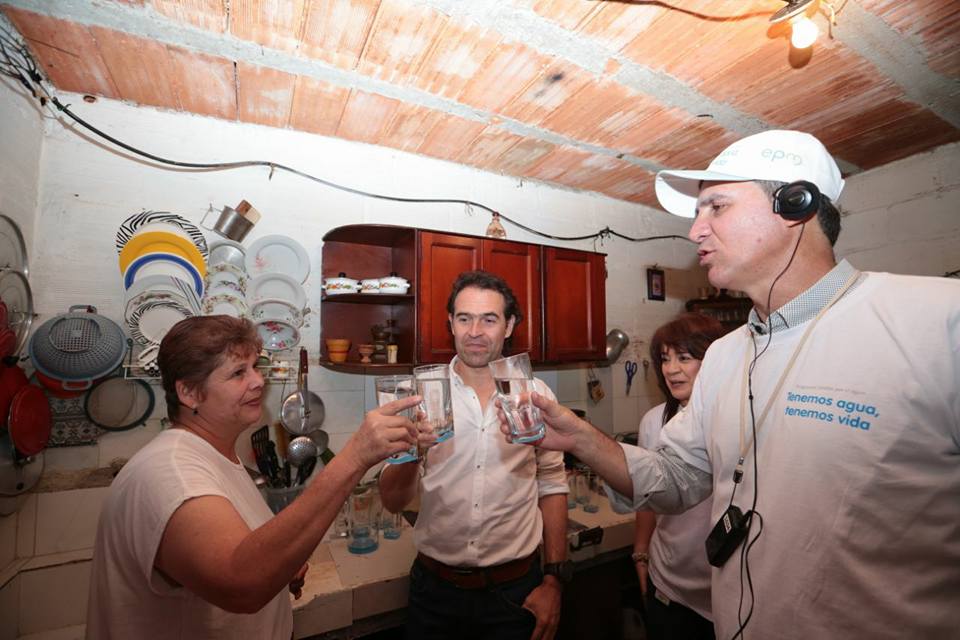 Alcaldía garantiza el mínimo vital de agua para más de 260 mil ciudadanos