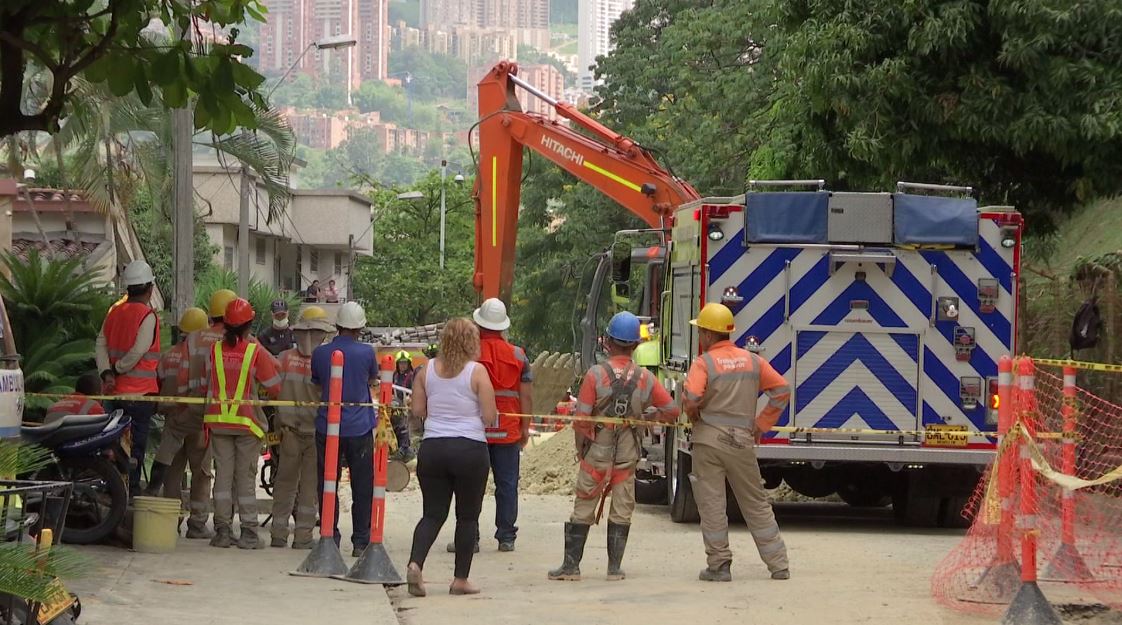Un trabajador muerto y otro lesionado dejó alud de tierra en el Cerro Nutibara