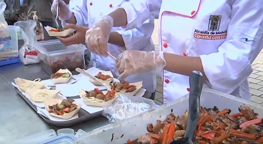 Cocina Móvil, enseñando y rondando por las calles de Medellín