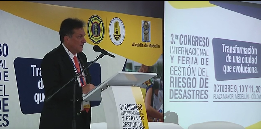 Bomberos de más de 20 países reuidos en el Congreso de Gestión del Riesgo