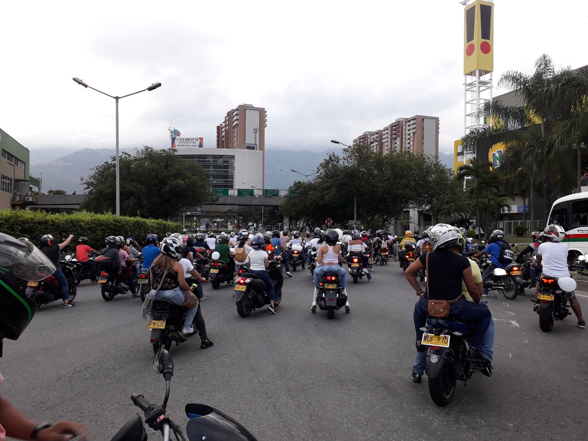 Secretaría de Movilidad reforzó controles para evitar sobrecupo en motos