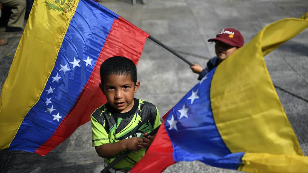 Cerca de 14 mil niños venezolanos reciben atención y beneficios en Medellín