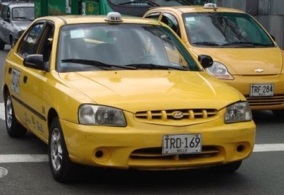 Conductores de taxi piden ayuda al gobierno nacional para chatarrizar vehículos