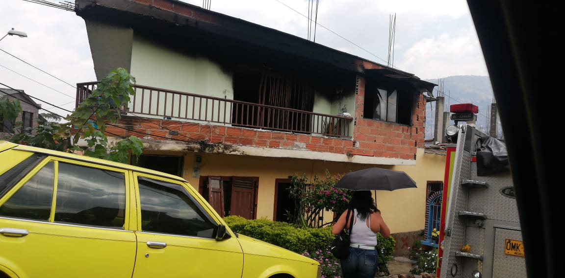Incendio en el barrio López de Mesa afectó a dos personas