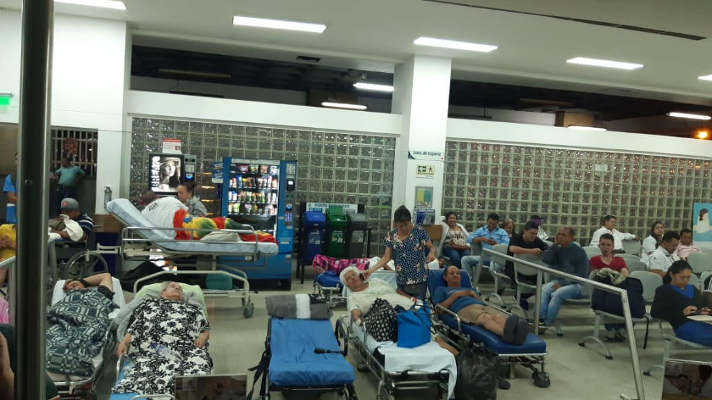 Nuevamente colapsaron las urgencias en la Clínica León XIII