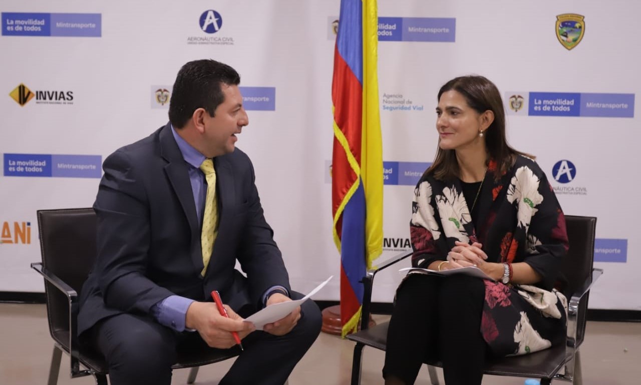 Ministra Ángela Orozco explica medidas de prevención en sector Transporte