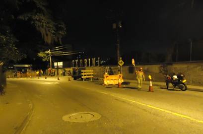 Cierre nocturno por obras de acueducto y alcantarillado en la loma de Robledo