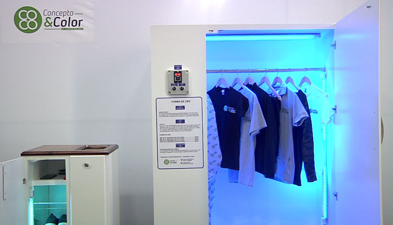 Innovador closet para desinfectar las prendas de vestir