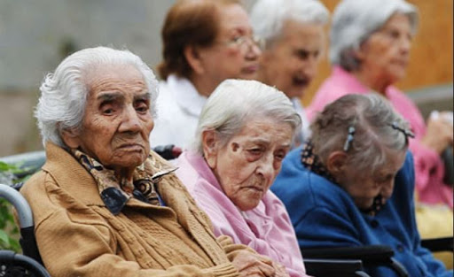 Inició vacunación de mayores de 80 años en Medellín