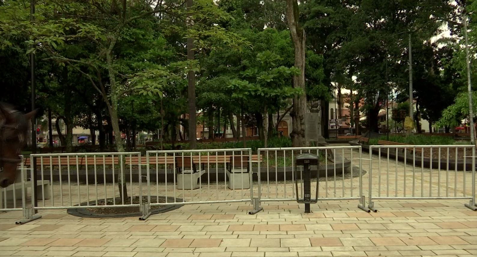 Avanza el cierre de parques en Medellín para contener el coronavirus