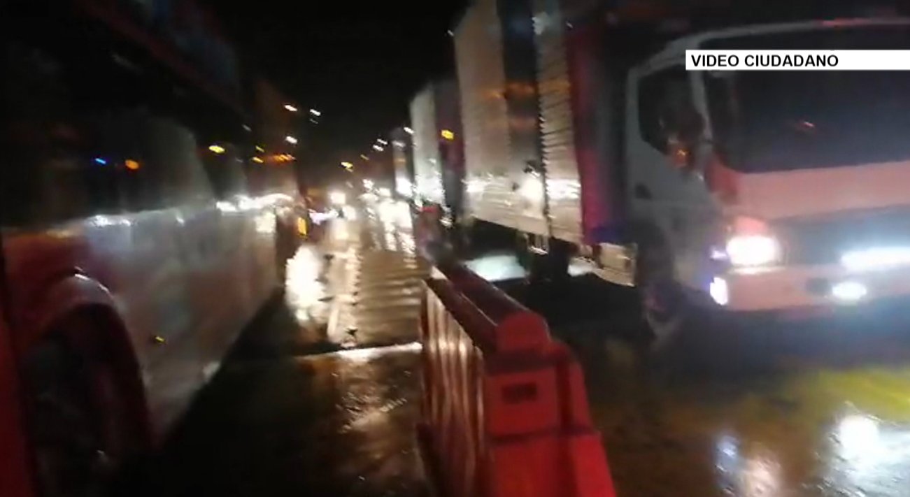 Investigan robo masivo en la autopista Medellín – Bogotá