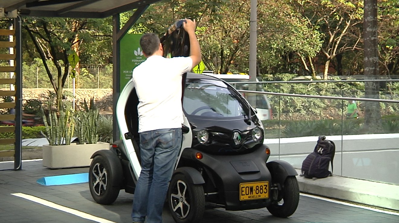 En un 50% aumentó el alquiler de carros eléctricos en Medellín