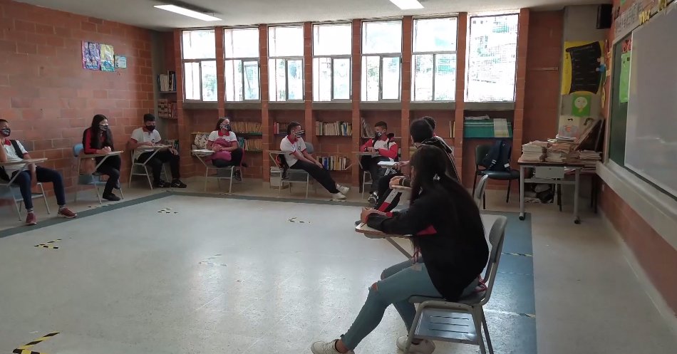 Grados en colegios públicos y privados podrán ser presenciales