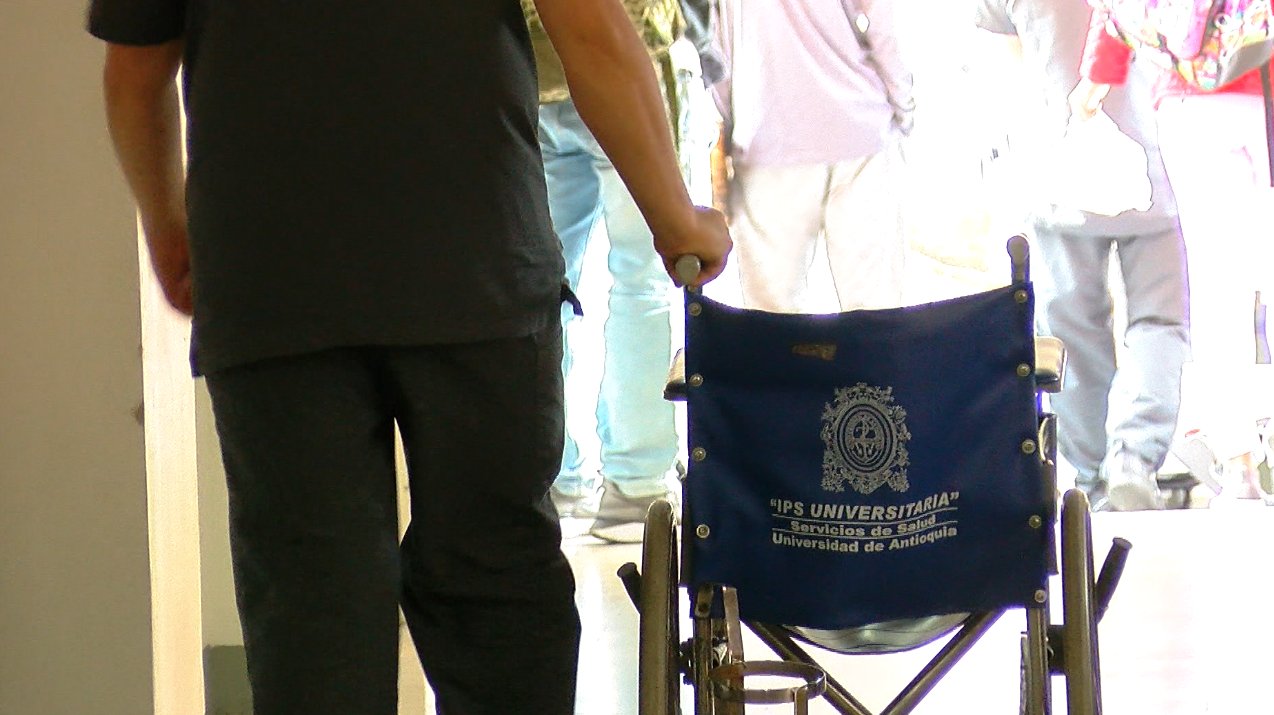 Camilleros sin reconocimiento económico por parte de MinSalud