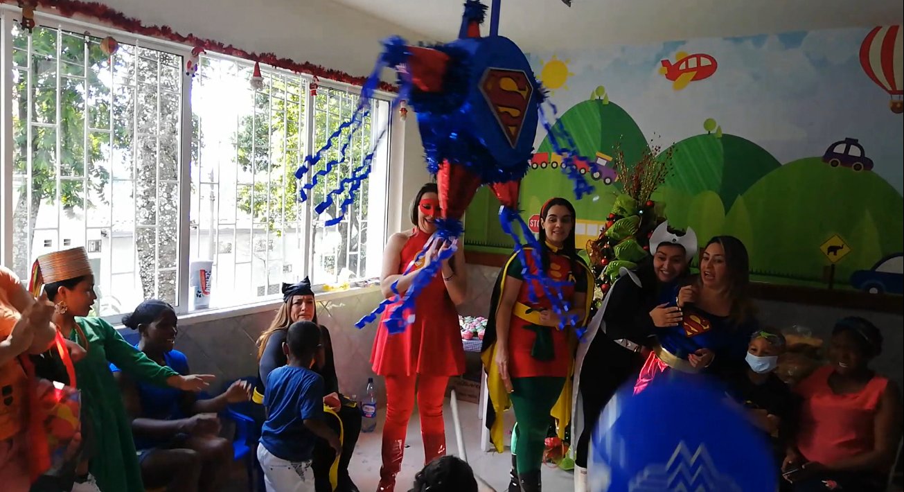 Superhéroes alegrarán la navidad de los niños de escasos recursos