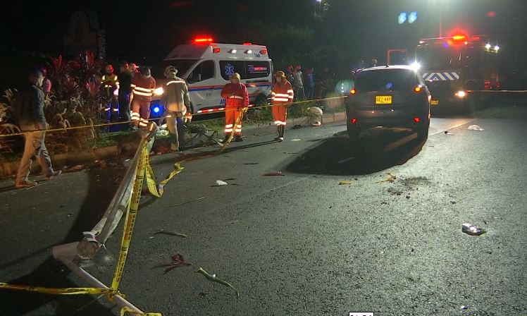 Dos heridos dejó choque contra un poste de luz en la vía Las Palmas