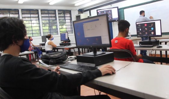 Alcaldía de Medellín formó 250 jóvenes creativos