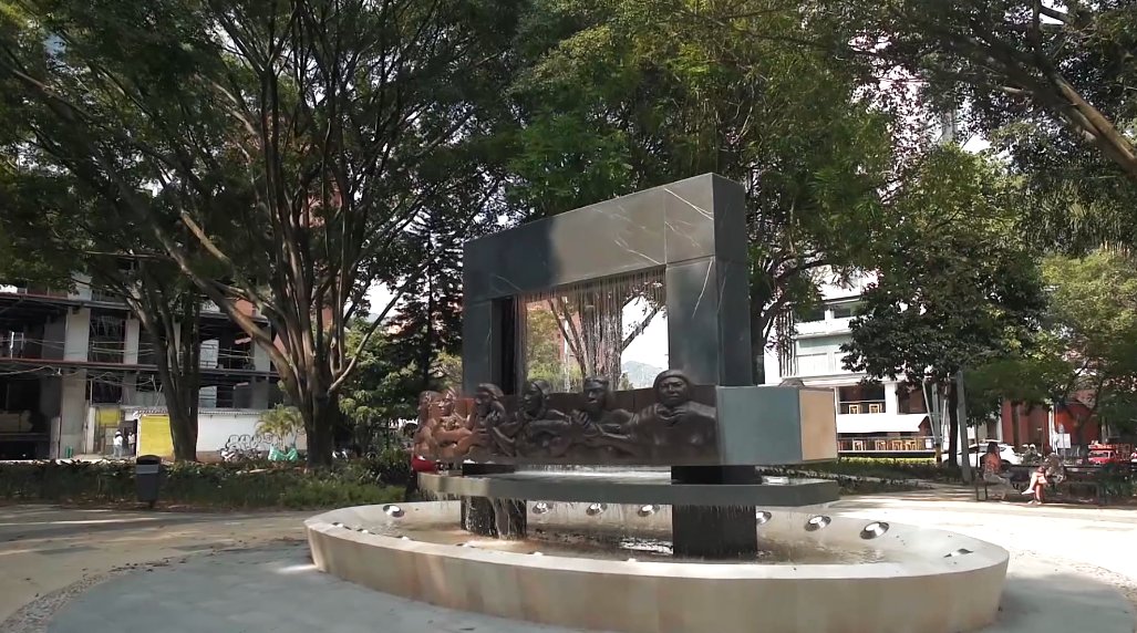 Entregan obras de remodelación en el Segundo Parque de Laureles