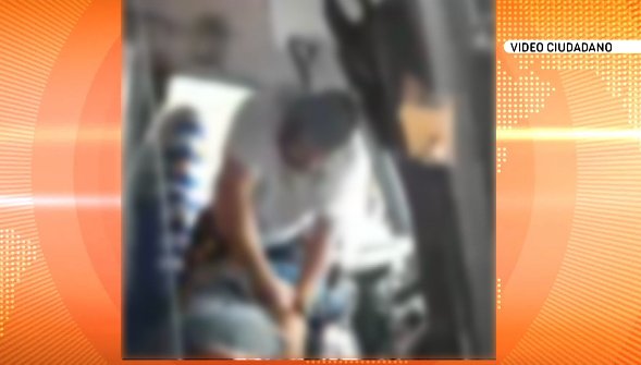 En video quedó registrado riña entre dos conductores de buses