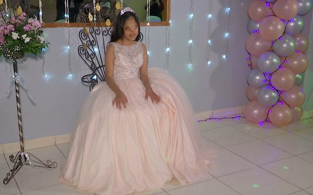 Como en un cuento de hadas, Karen celebró sus 15 años