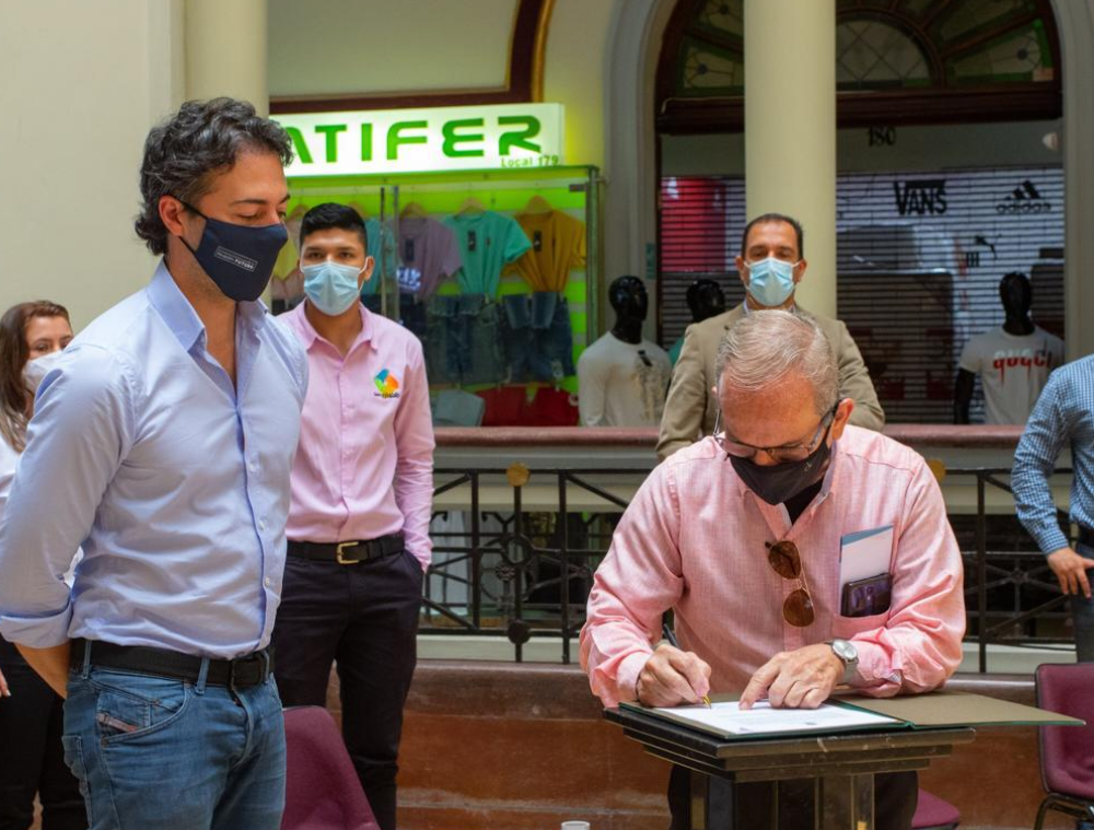 Comerciantes y alcaldía firmaron creación de distrito del Centro