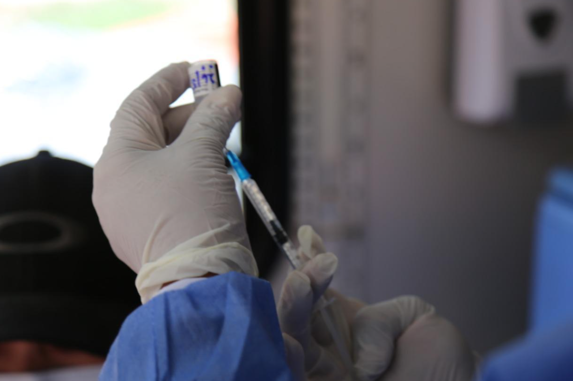 Nuevo récord de vacunación: Medellín aplicó 20 mil dosis en un solo día