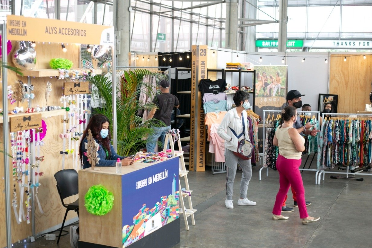 Vestuario para mascotas y tendencias tecnológicas en la Feria Hecho en Medellín