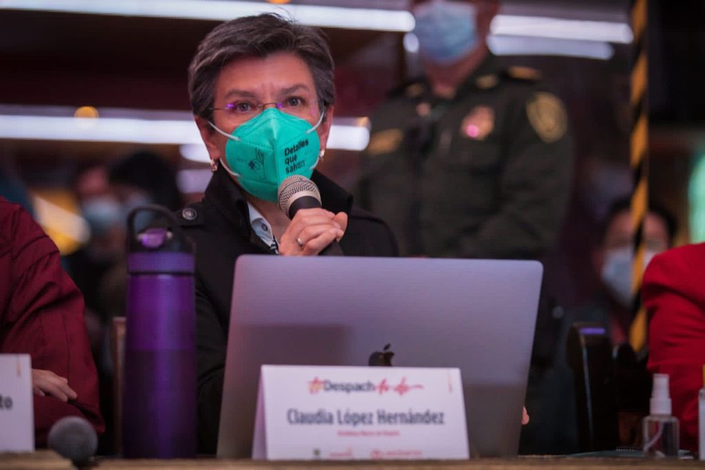 “Bienvenidos a la realidad, el jefe de la Policía es el Ministro de la Defensa”:  Claudia López
