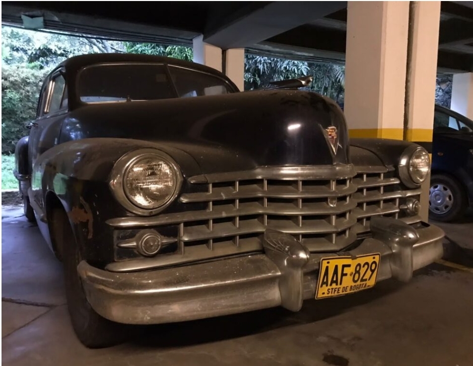 Vídeos exclusivos del Cadillac que perteneció a Pablo Escobar y se salvó de un incendio.