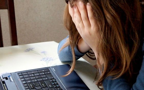 Estudiantes denuncian presunto acoso sexual de docentes en colegio de San Cristóbal