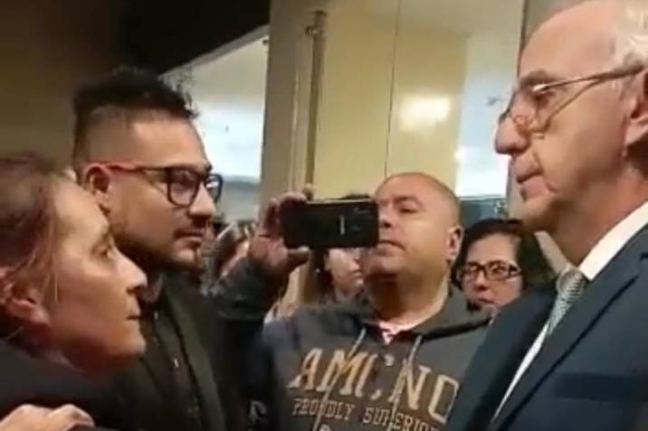 «Hagan algo», el fuerte llamado de la madre de un militar asesinado al Ministro de Defensa