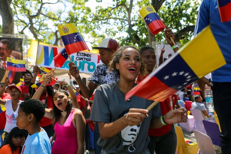Decenas de venezolanos protestan en Miami por no poder votar en elecciones