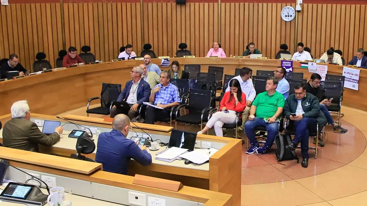 Asamblea de Antioquia aprobó la plata para la compra de 13 vagones del Metro y el mantenimiento de vías en el departamento